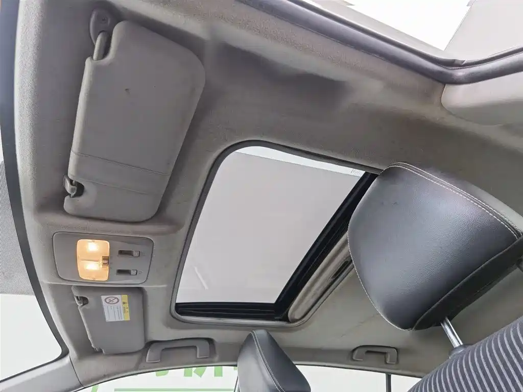 YARiS L 2015 1.5G automatic sunroof special edition купить на сайте DeffCars