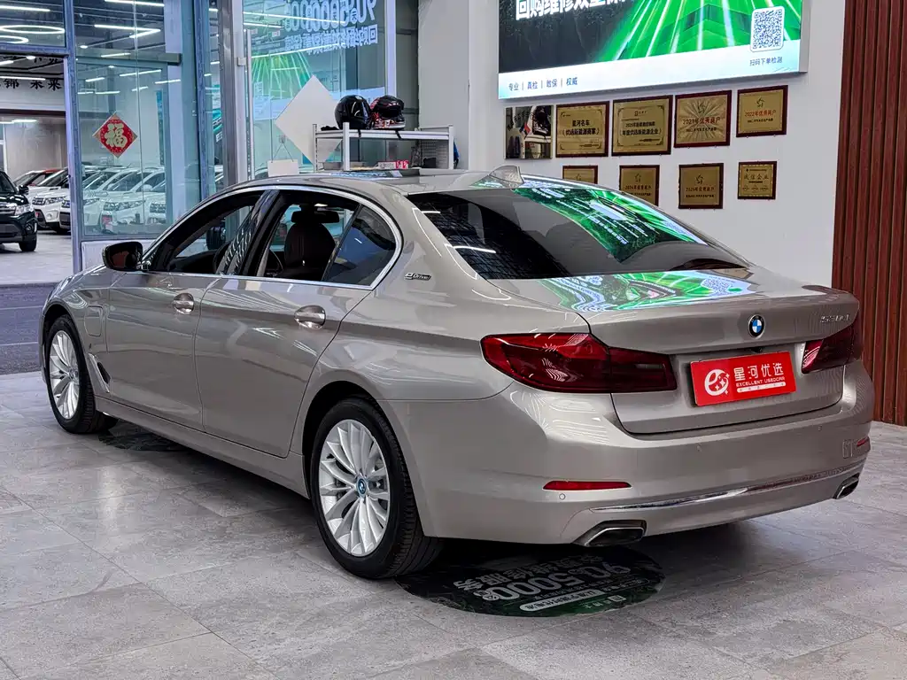 BMW 5 Series New Energy 2019 530Le Luxury Package купить на сайте DeffCars