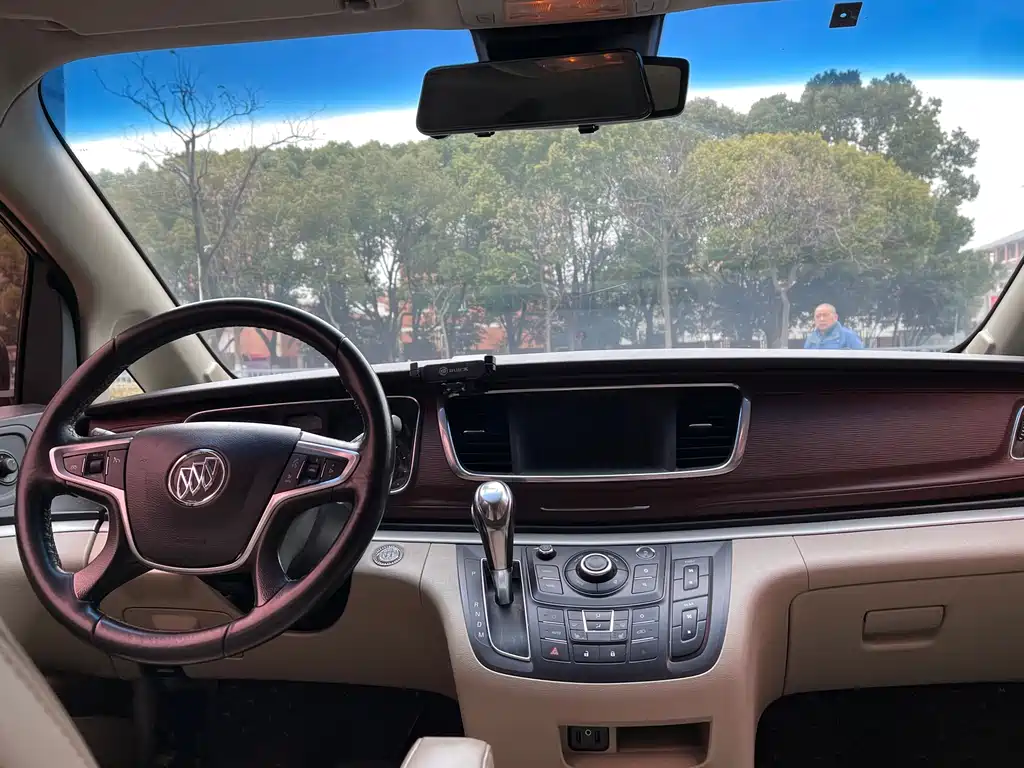 Buick GL8 2017 25S Premium Type National V купить на сайте DeffCars