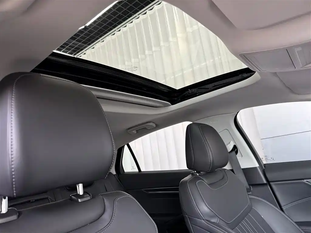 Mondeo 2025 2.0T EcoBoost Luxury купить на сайте DeffCars