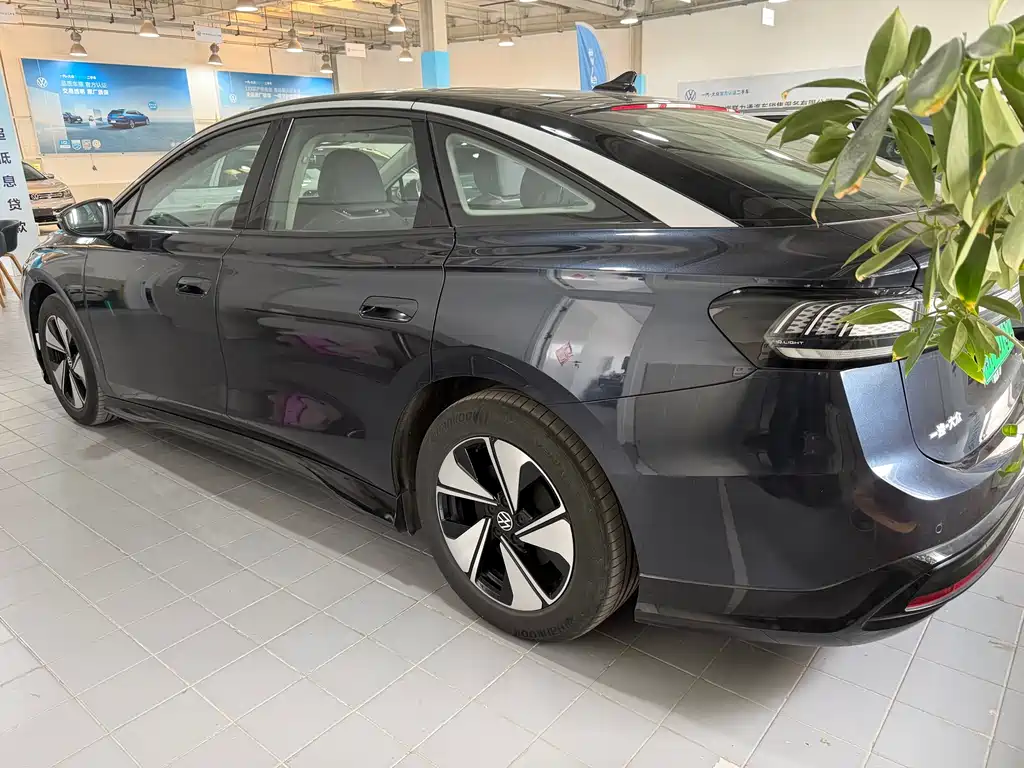 Volkswagen ID.7 VIZZION 2024 AIR купить на сайте DeffCars