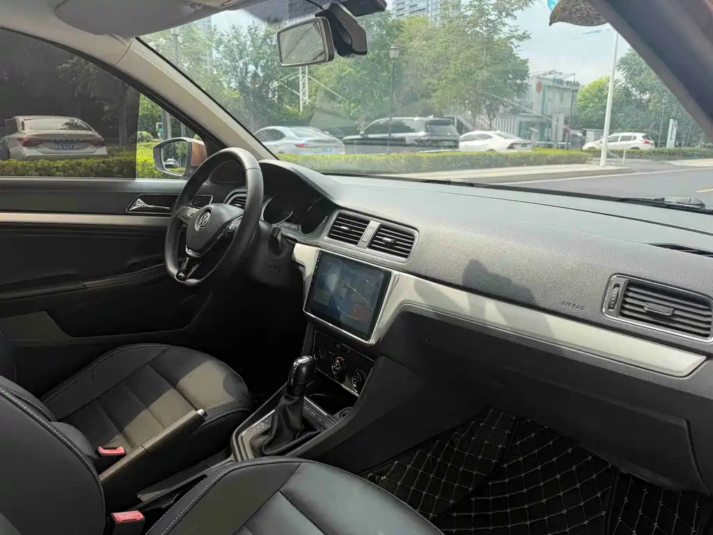 Gran Lavida 2017 230TSI DSG Comfort Edition купить на сайте DeffCars