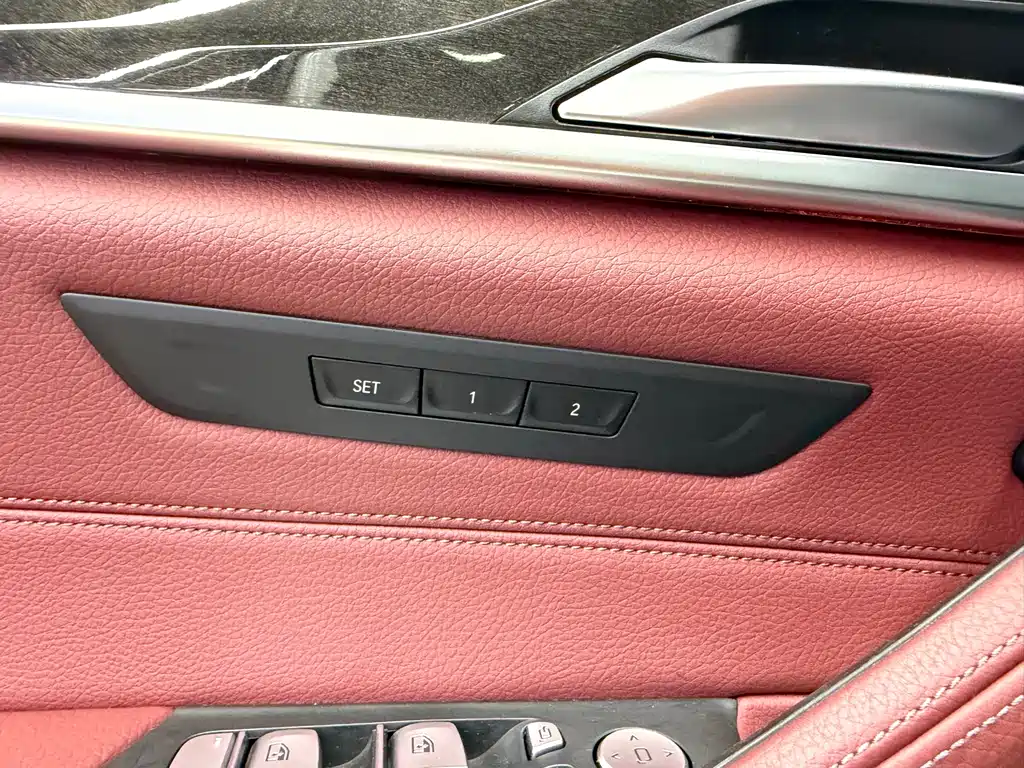 BMW 5 Series 2019 530Li Leading M Sports Package купить на сайте DeffCars