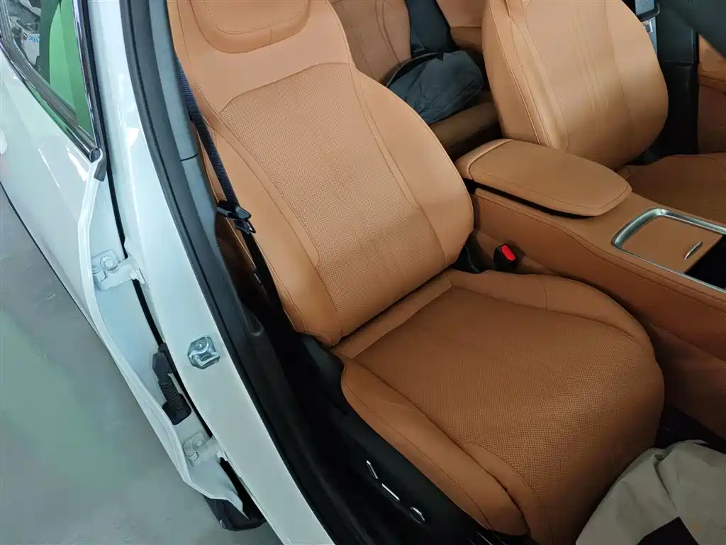 Galaxy L7 2025 EM-i 115km Discovery+ Edition купить на сайте DeffCars