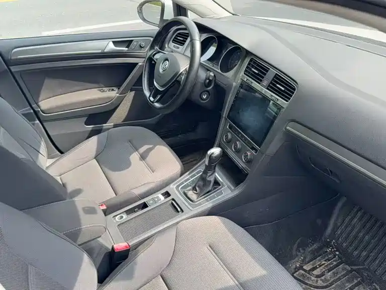 Golf 2016 1.6L automatic comfort type купить на сайте DeffCars