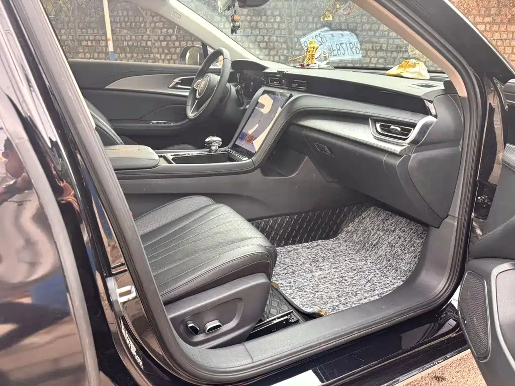 Hongqi H5 2023 1.5T DCT Zhilian Qiyun Edition купить на сайте DeffCars