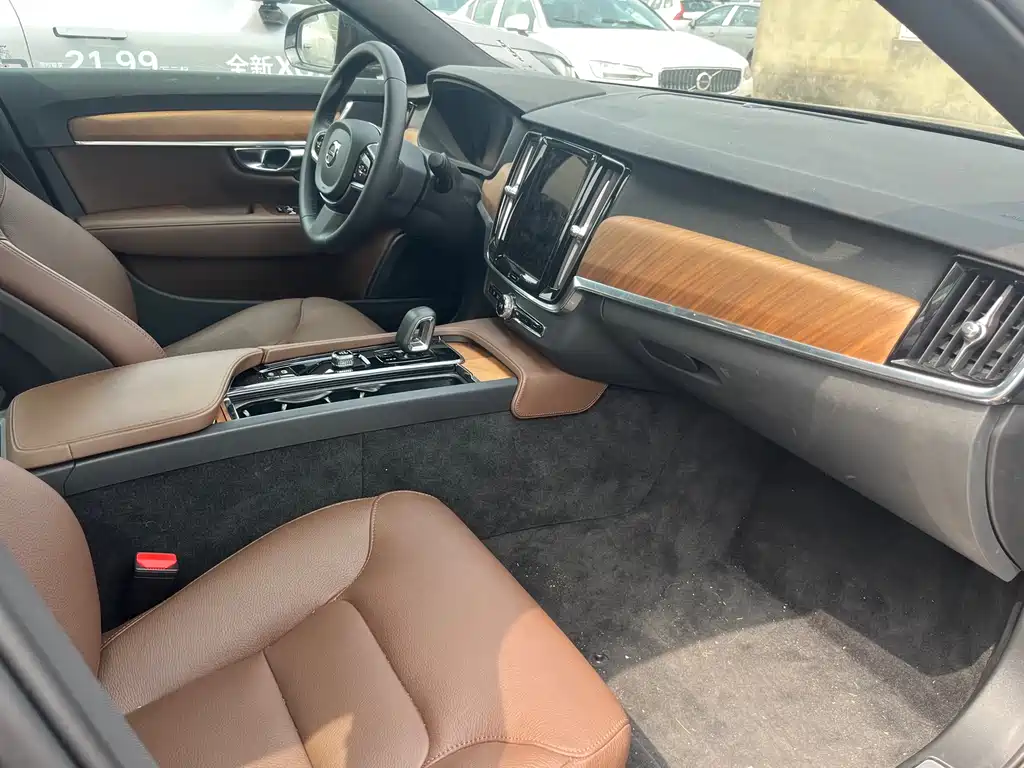 Volvo S90 2025 B5 Zhiyi Luxury Edition купить на сайте DeffCars