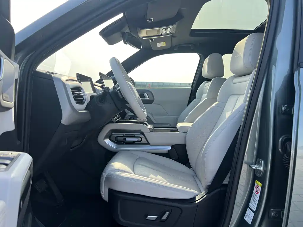 Titanium 3 2025 501KM four-wheel drive Ultra version купить на сайте DeffCars