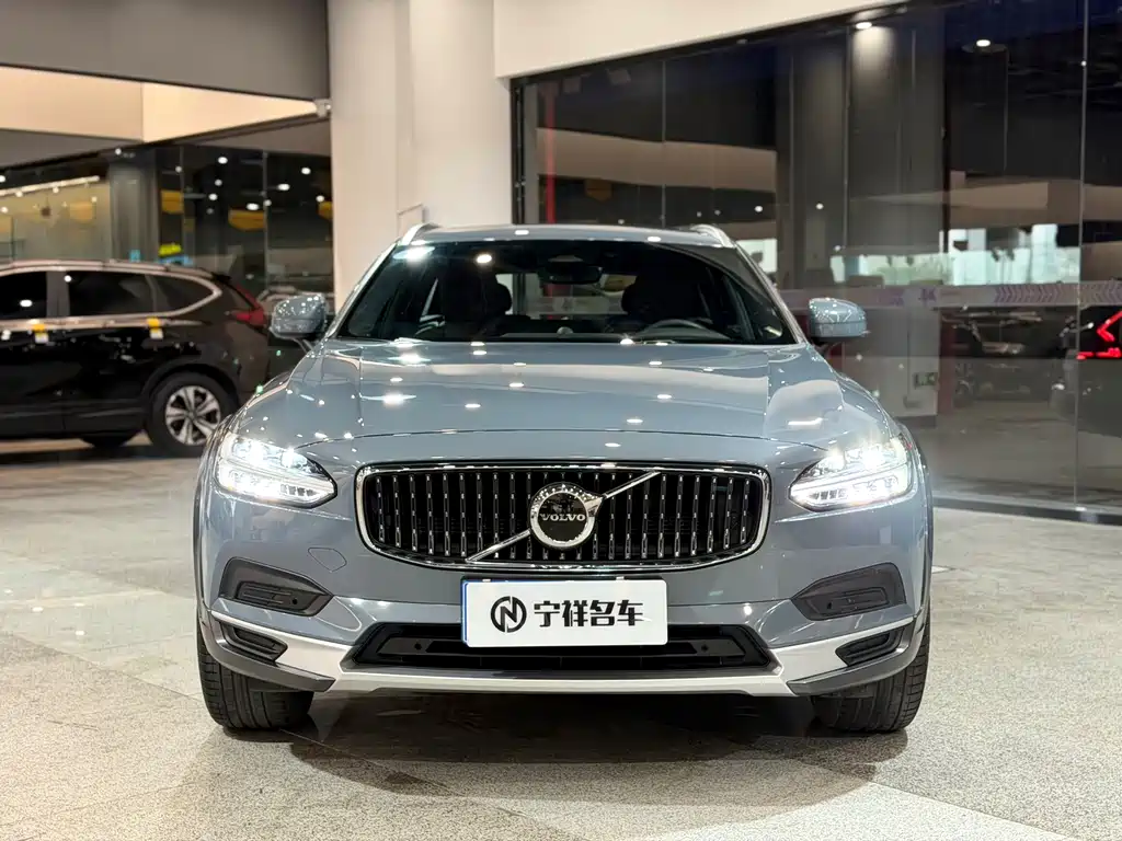 Volvo V90 2022 Cross Country B5 AWD Zhiyuan Edition купить на сайте DeffCars