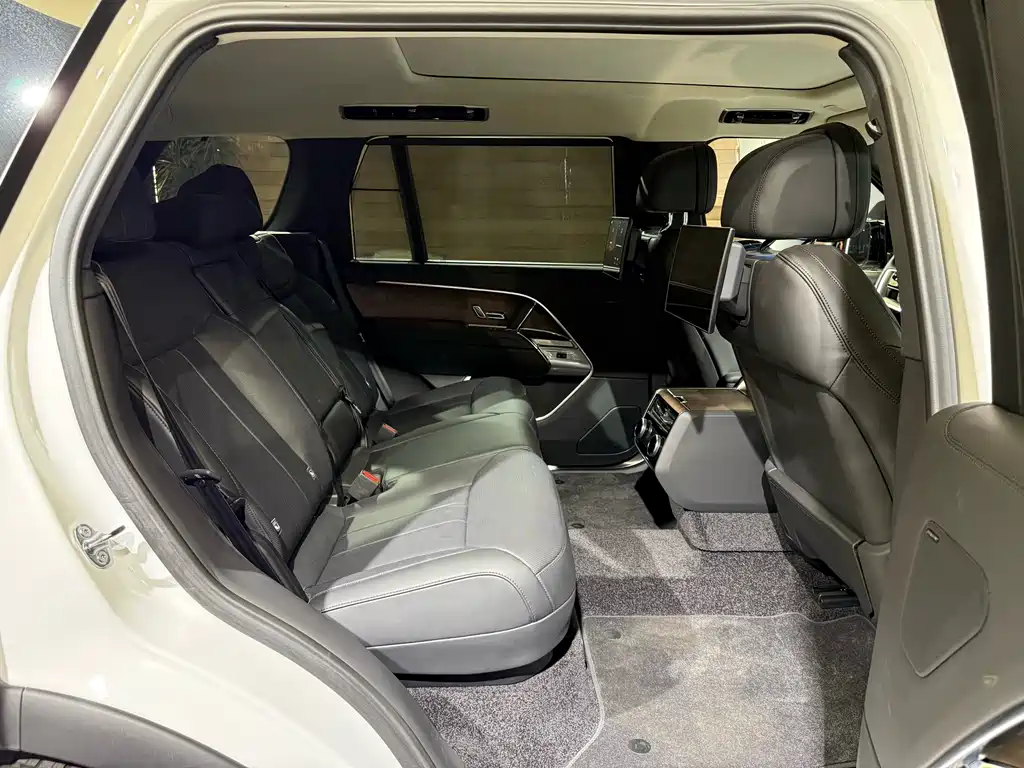Range Rover 2024 3.0 L6 400PS Extended Edition купить на сайте DeffCars