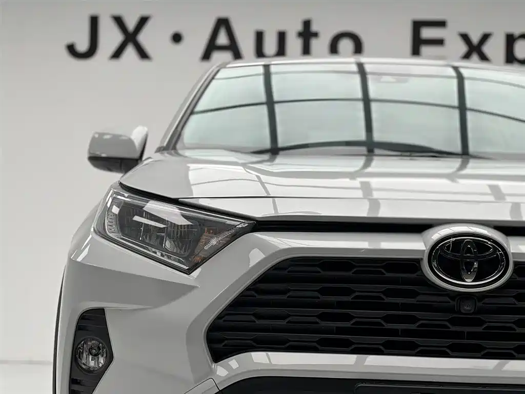 RAV4 Rongfang 2022 2.0L CVT two-wheel drive fashion version купить на сайте DeffCars
