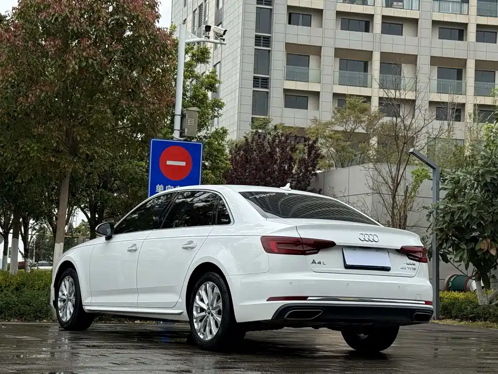 Audi A4L 2019 40 TFSI Enterprising National VI купить на сайте DeffCars