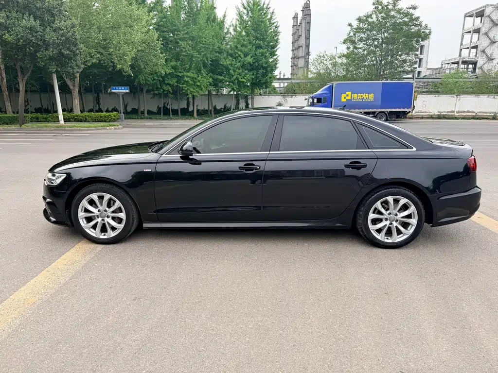 Audi A6L 2018 30th Anniversary Model 35 TFSI Fashion Model купить на сайте DeffCars