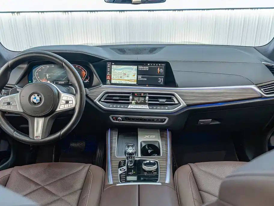 BMW X5 2022 facelift xDrive 40Li M sports package купить на сайте DeffCars