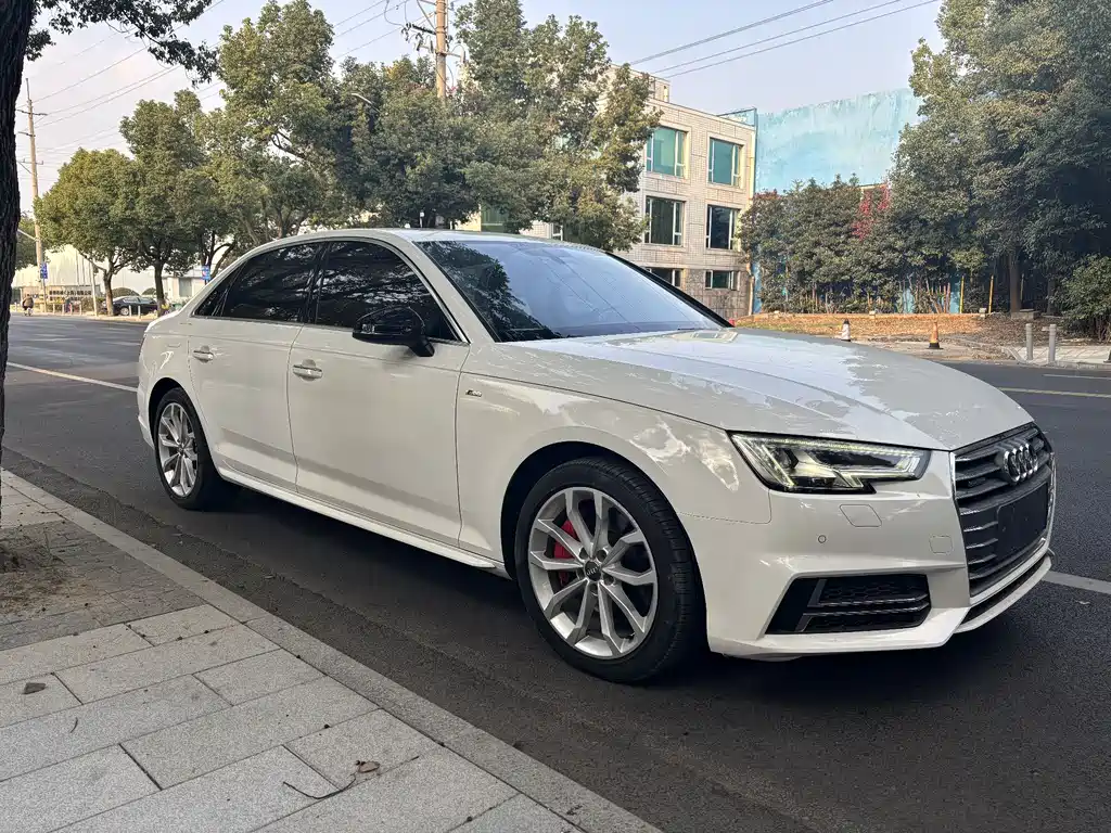 Audi A4L 2018 30th anniversary model 45 TFSI quattro personalized sports version купить на сайте DeffCars