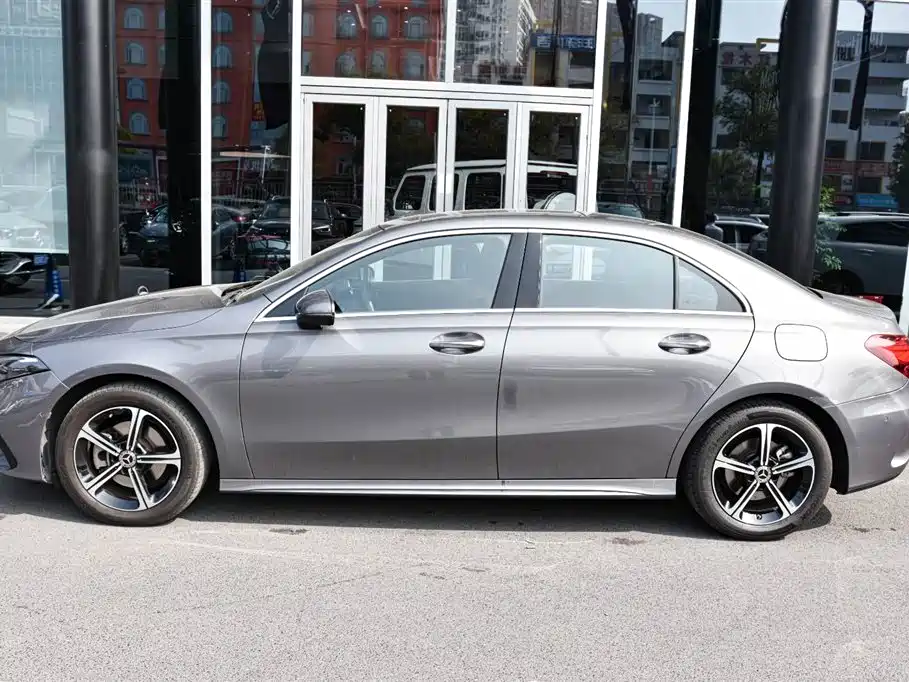 Mercedes-Benz A-Class 2022 A 200 L Sports Sedan Fashionable купить на сайте DeffCars