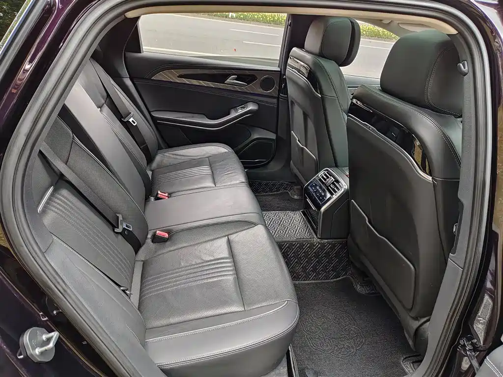 Hongqi H9 2020 2.0T Zhilian Flagship Edition купить на сайте DeffCars