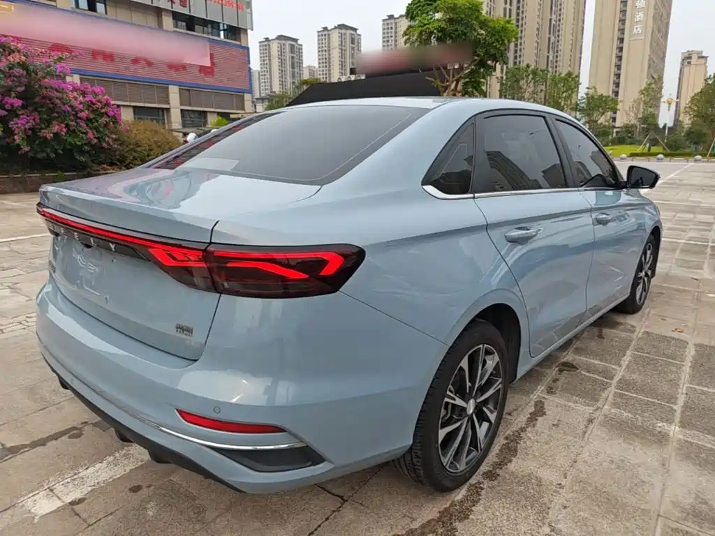 Emgrand 2025 4th generation 1.5L CVT premium model купить на сайте DeffCars