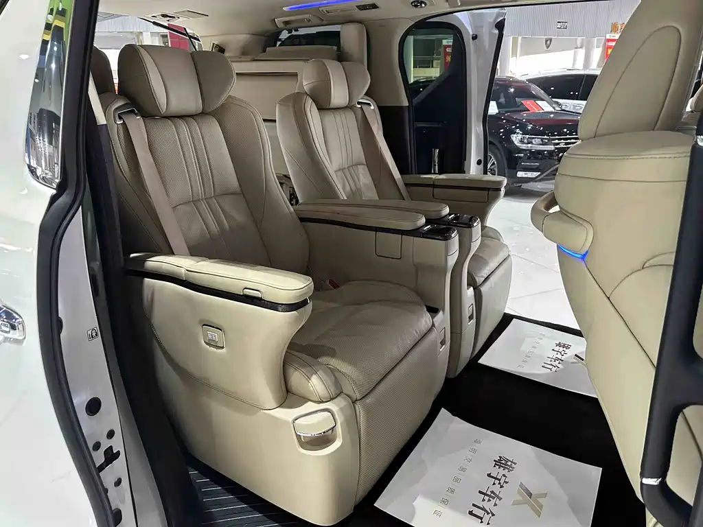 Wilfa 2023 Crown Dual Engine 2.5L HV Premium Edition купить на сайте DeffCars
