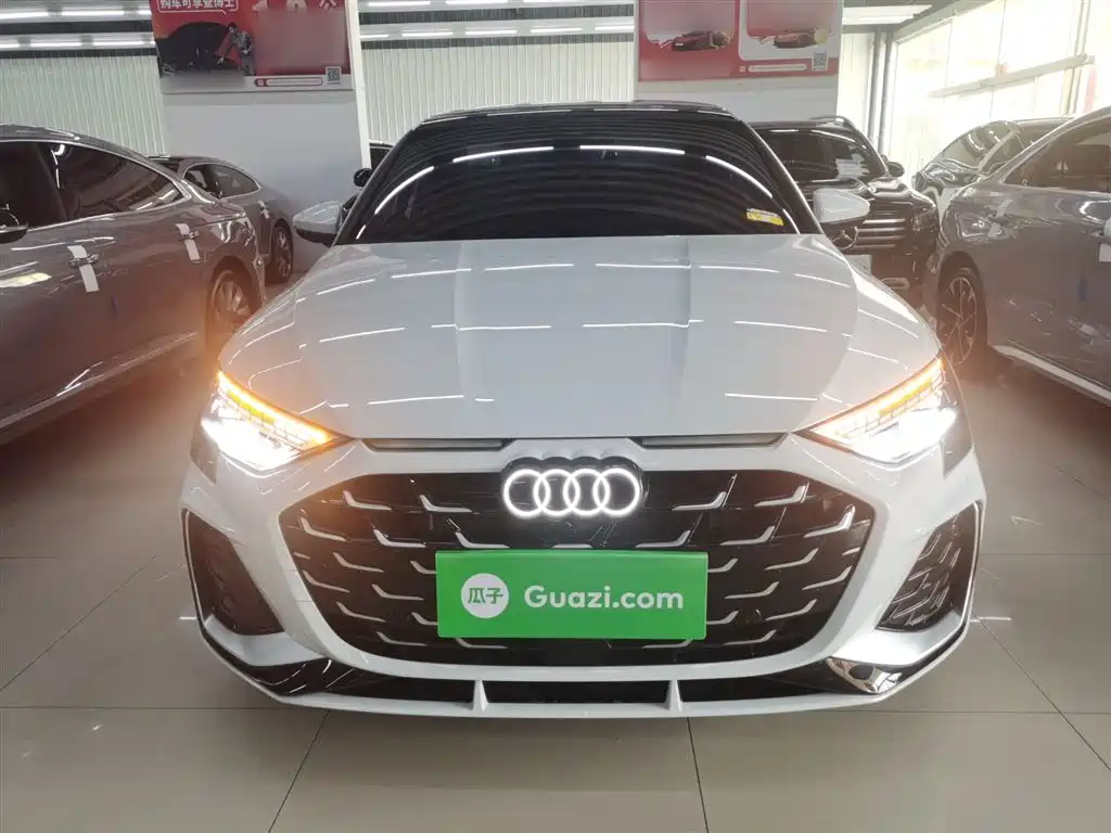Audi A3 2025 A3L Limousine 35TFSI Flying Spur Exclusive купить на сайте DeffCars