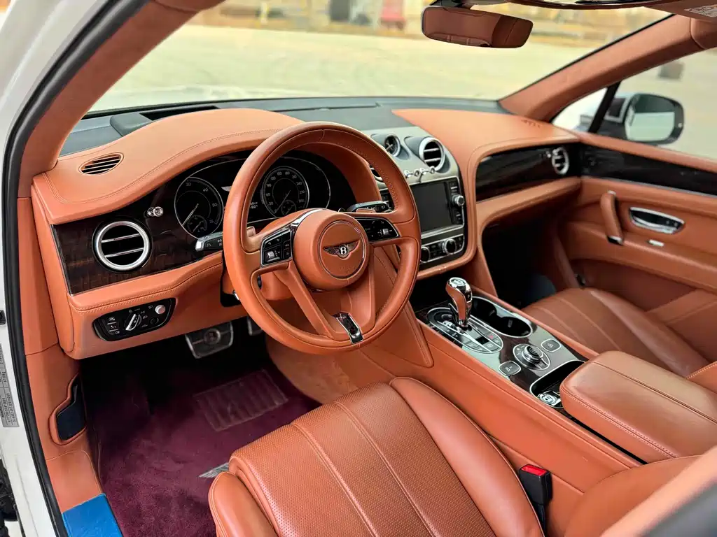 Bentayga 2018 4.0T V8 купить на сайте DeffCars
