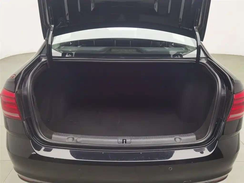 Lavida 2017 1.6L automatic fashion version купить на сайте DeffCars