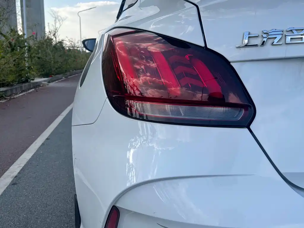 MG5 2021 180DVVT Manual Youth Deluxe Edition купить на сайте DeffCars