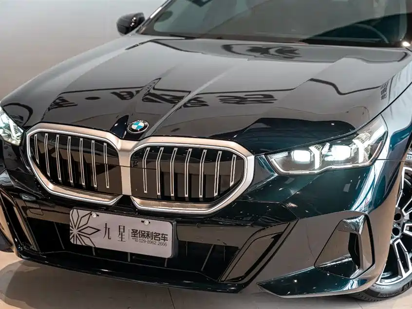 BMW 5 Series 2025 530Li Leading M Sports Package купить на сайте DeffCars