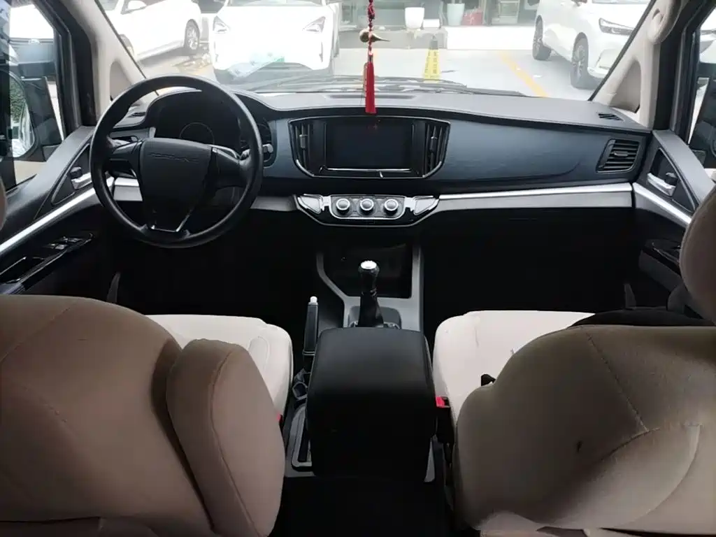 Lingzhi 2023 M5L 1.6L Basic 7-seater купить на сайте DeffCars
