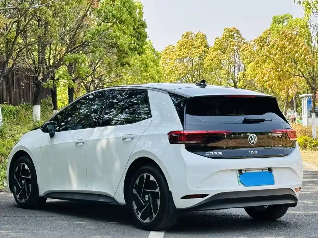 Volkswagen ID.3 2024 Outstanding Edition купить на сайте DeffCars
