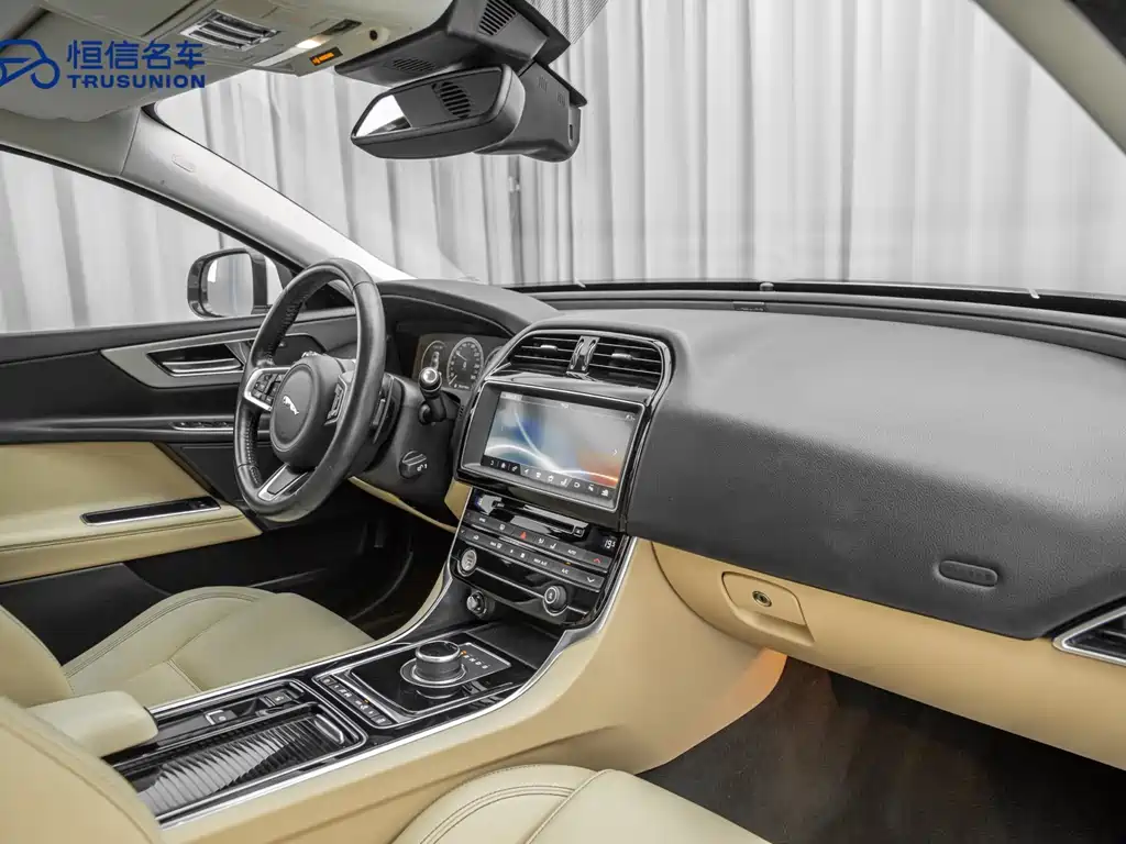 Jaguar XEL 2018 2.0T 200PS Exclusive Edition купить на сайте DeffCars