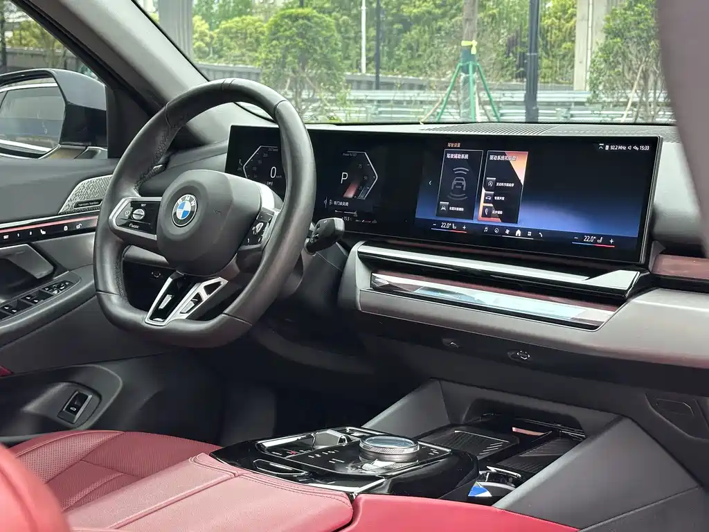 BMW 5 Series 2024 530Li Leading M Sports Package купить на сайте DeffCars