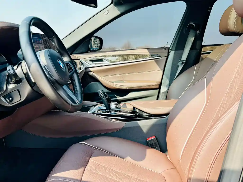 BMW 5 Series 2021 530Li Leading M Sports Package купить на сайте DeffCars