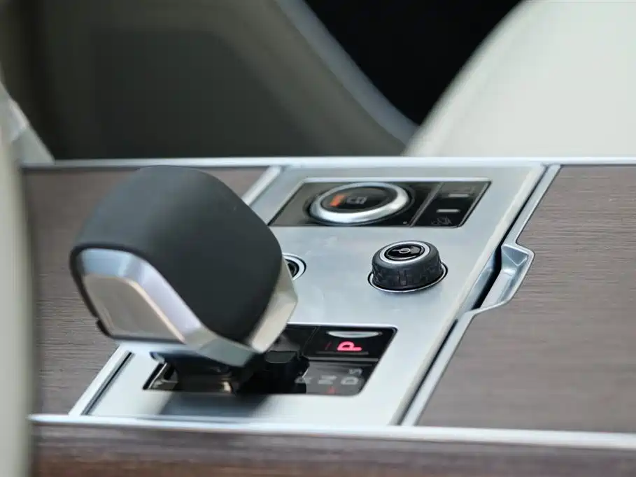 Range Rover 2023 3.0 L6 400PS Genesis Extended Edition купить на сайте DeffCars