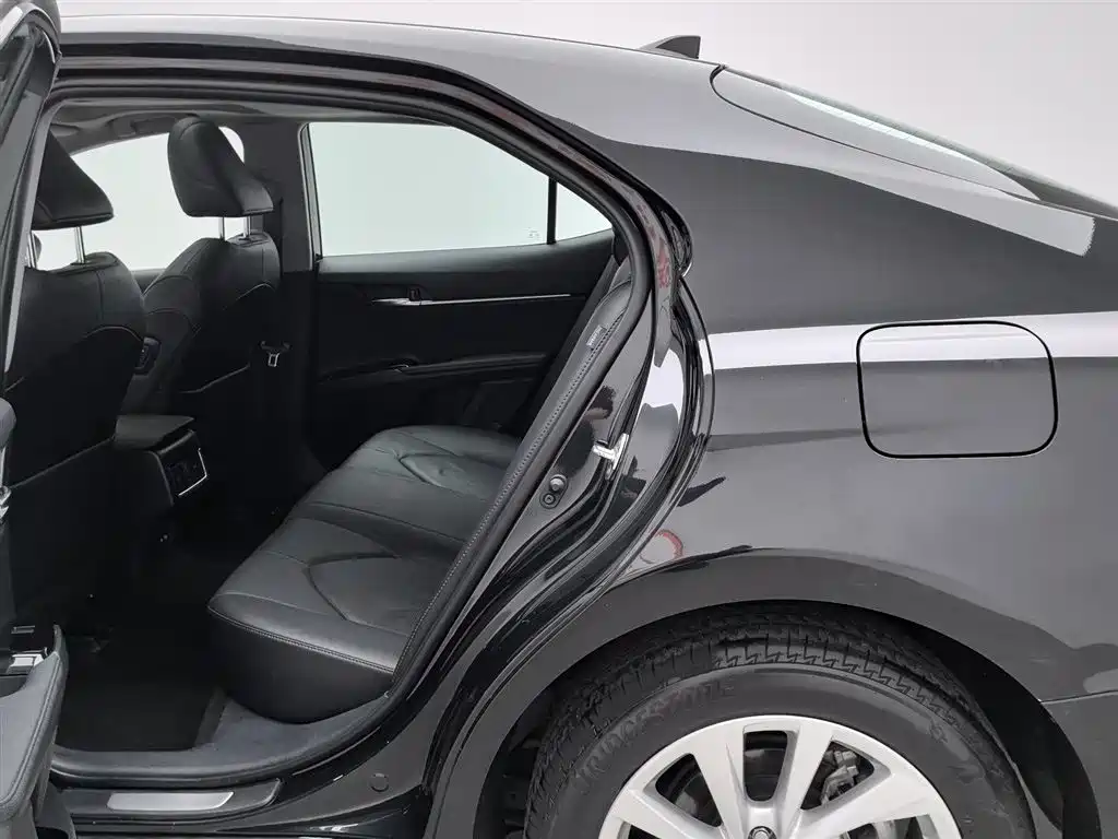 Camry 2021 2.0G Deluxe Edition купить на сайте DeffCars