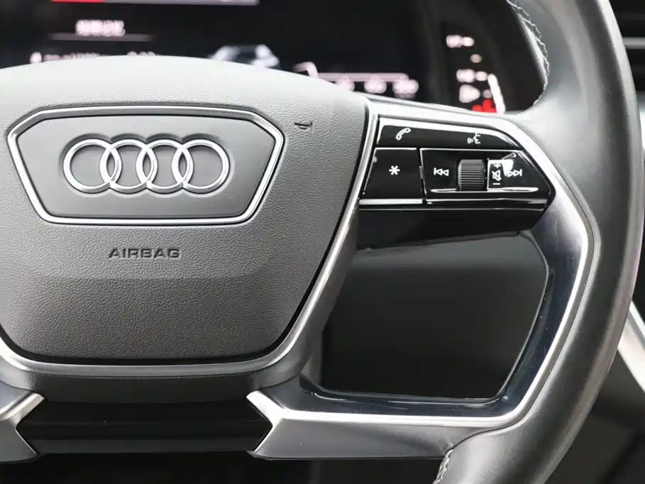 Audi A7L 2024 45TFSI S-line Dream Building Liquid Crystal Package купить на сайте DeffCars