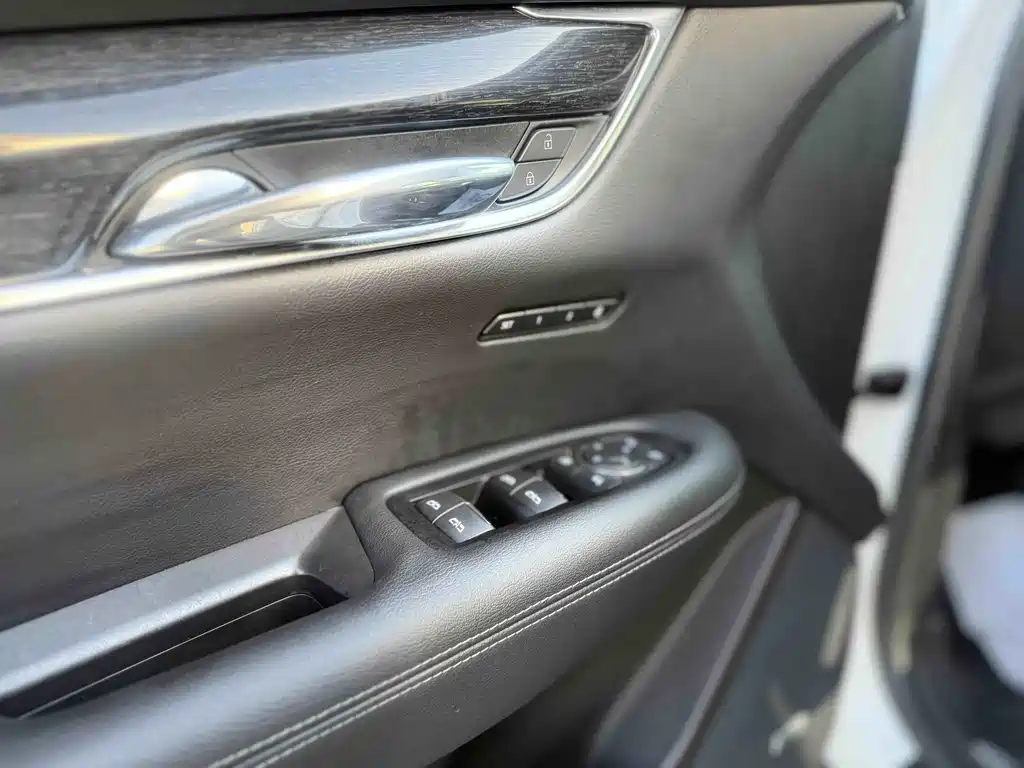 Cadillac XT5 2022 2.0T two-wheel drive luxury model купить на сайте DeffCars