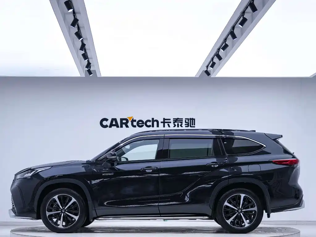 Crown Lufang 2021 2.5L HEV four-wheel drive premium version купить на сайте DeffCars