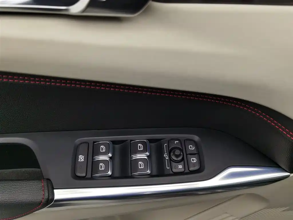 Lynk & Co 02 2018 1.5T DCT two-wheel drive flash version National V купить на сайте DeffCars