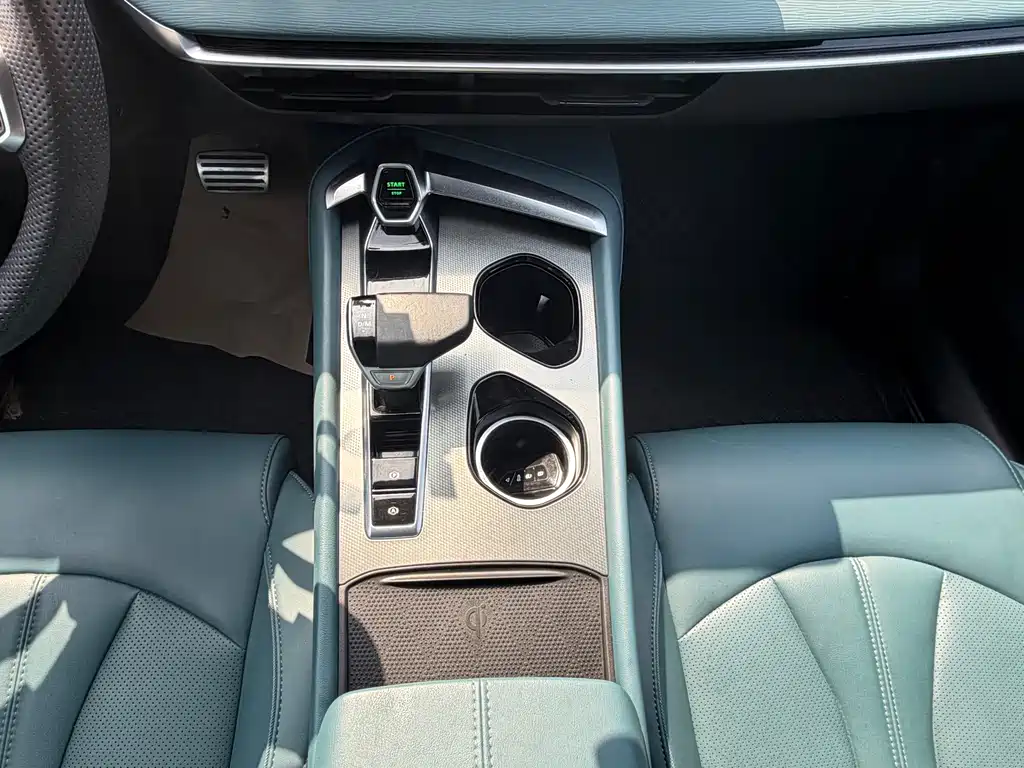 MG7 2023 2.0T Automatic Beauty Hunting Luxury Edition купить на сайте DeffCars