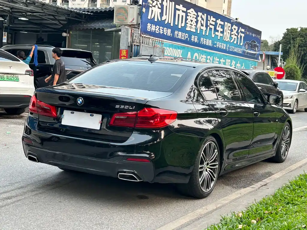 BMW 5 Series 2019 530Li Leading M Sports Package купить на сайте DeffCars