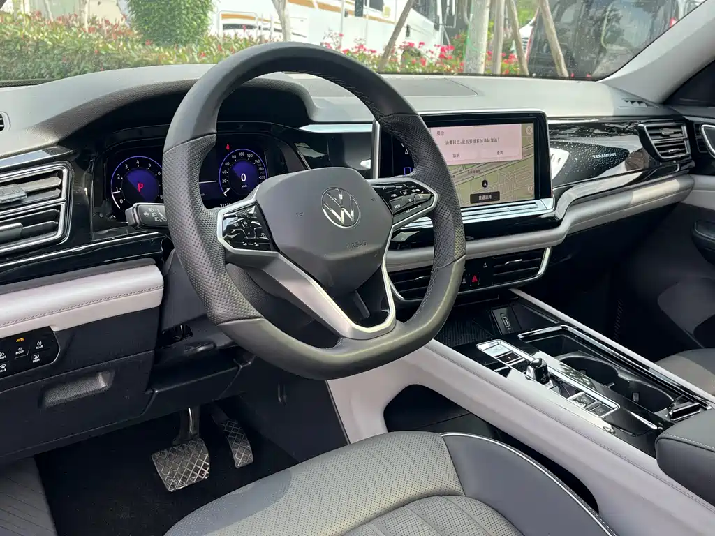 Touron 2023 330TSI two-wheel drive luxury version купить на сайте DeffCars