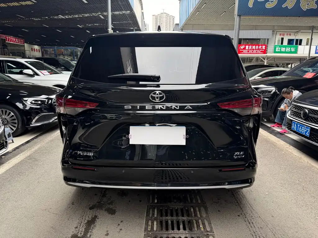 SIENNA 2024 2.5L Hybrid Deluxe Edition купить на сайте DeffCars