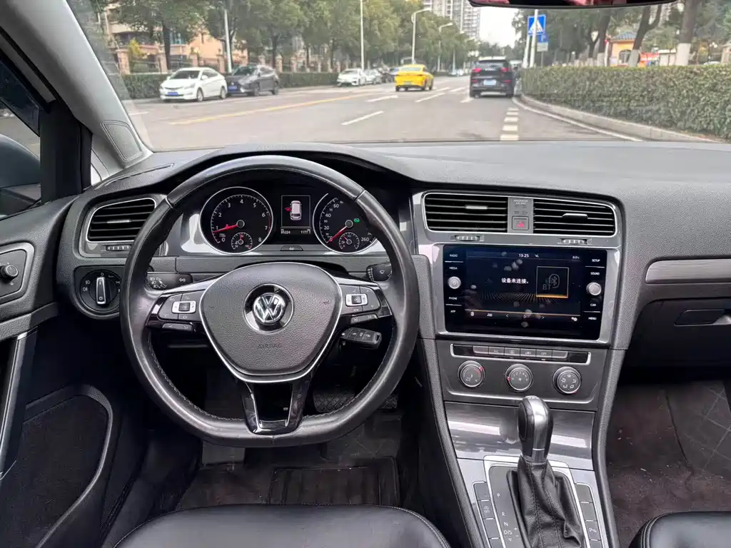 Golf (Imported) 2019 1.8TSI Travel Edition купить на сайте DeffCars