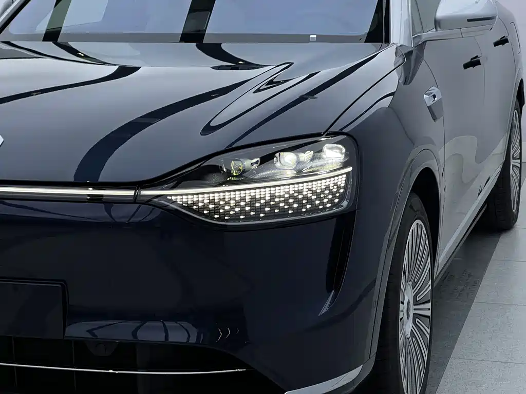 Wenjie M9 2025 extended range Ultra version 52kWh 6-seater version (192-line lidar) купить на сайте DeffCars