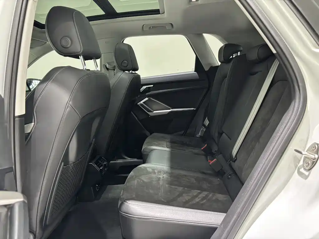 Audi Q3 2022 35 TFSI Fashionable and Dynamic купить на сайте DeffCars