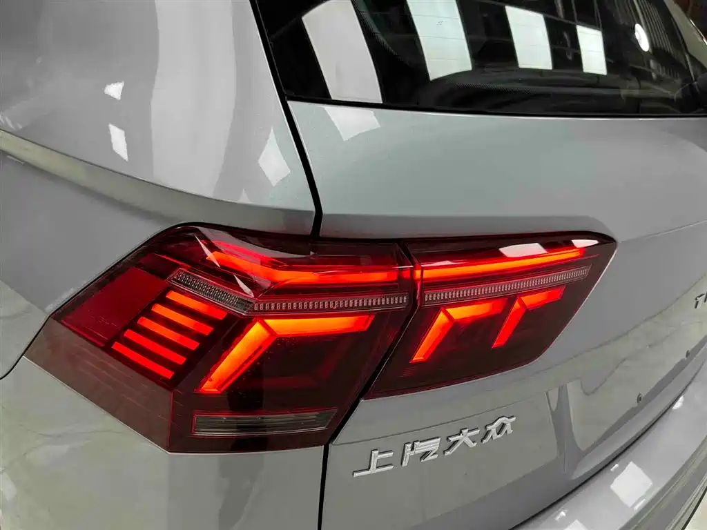 Tiguan L 2022 380TSI automatic four-wheel drive R-Line flagship version 7 seats купить на сайте DeffCars