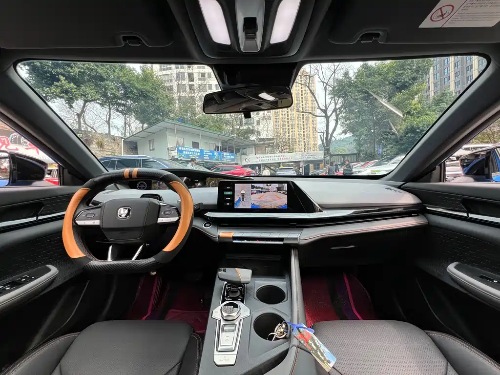 Changan UNI-V 2022 1.5T premium model купить на сайте DeffCars