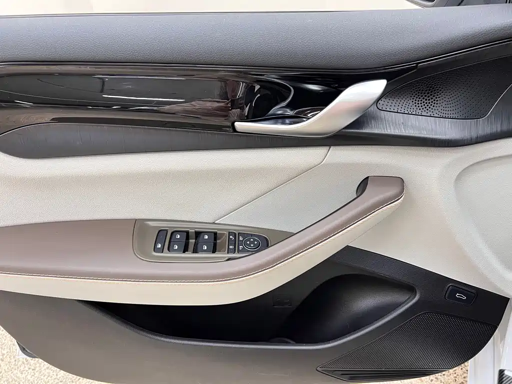 Qin PLUS 2024 Honor Edition DM-i 55KM Leading Type купить на сайте DeffCars