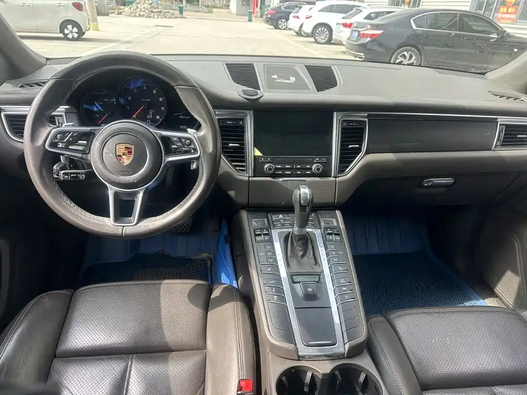 Macan 2017 Macan 2.0T купить на сайте DeffCars